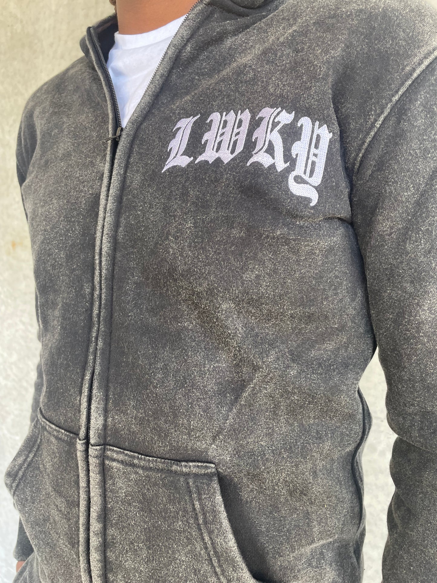 LWKY "OLD ENGLISH" ZIP UP (VINTAGE BLACK)
